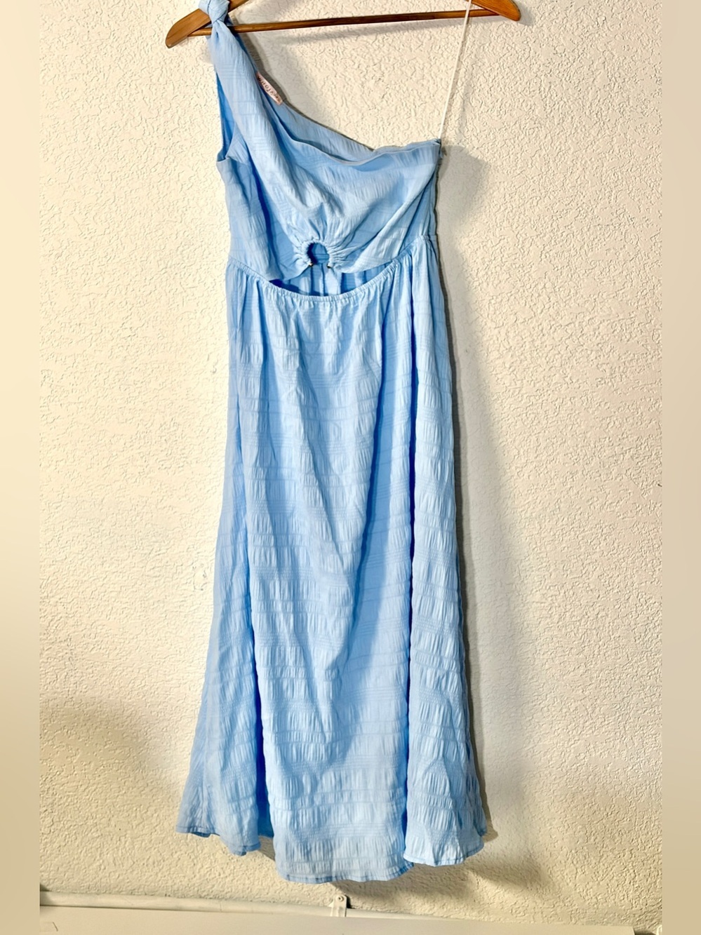 One-Shoulder Twist Baby Blue Lightweight Midi Dress with Front Ring Cutout